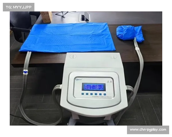 世界铁人三项赛:英国选手冲线后休克,医疗组冰毯降温抢救成功 世界铁人三项赛:英国选手冲线后休克,医疗组冰毯降温抢救成功